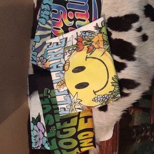 5 T shirt bundle NWT medium